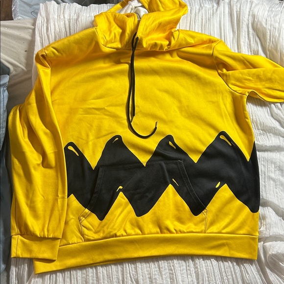 Bold Yellow Graphic Hoodie for Men - Picture 6 of 7